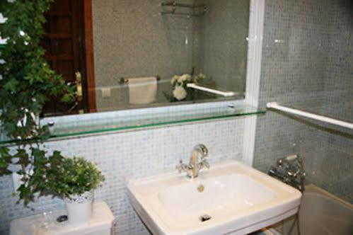 La Via Mezquita Hotell Sevilla Exteriör bild